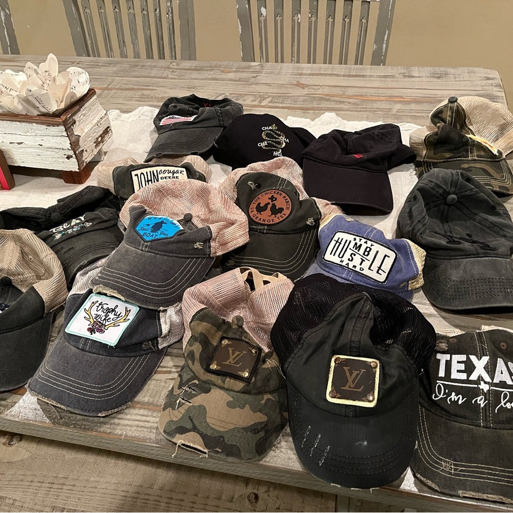 Lot of 15 hats